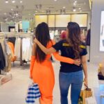 Ashu Reddy Instagram - Hmmmm 🧿 #ashureddy #ariyana #ariyanaglory #dayout #shopping #loveshopping