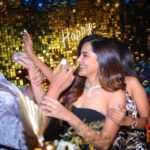 Ashu Reddy Instagram - #AAA ... My heart is so full ♥️ Best Birthday I've ever had..!! 🥳🧿 #ashureddy #birthday2022 #besttimesofmylife #reunion