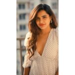 Ashu Reddy Instagram - The golden hour retreat 💛 #ashureddy #photooftheday #photoeveryday #subscribe