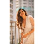 Ashu Reddy Instagram - The golden hour retreat 💛 #ashureddy #photooftheday #photoeveryday #subscribe