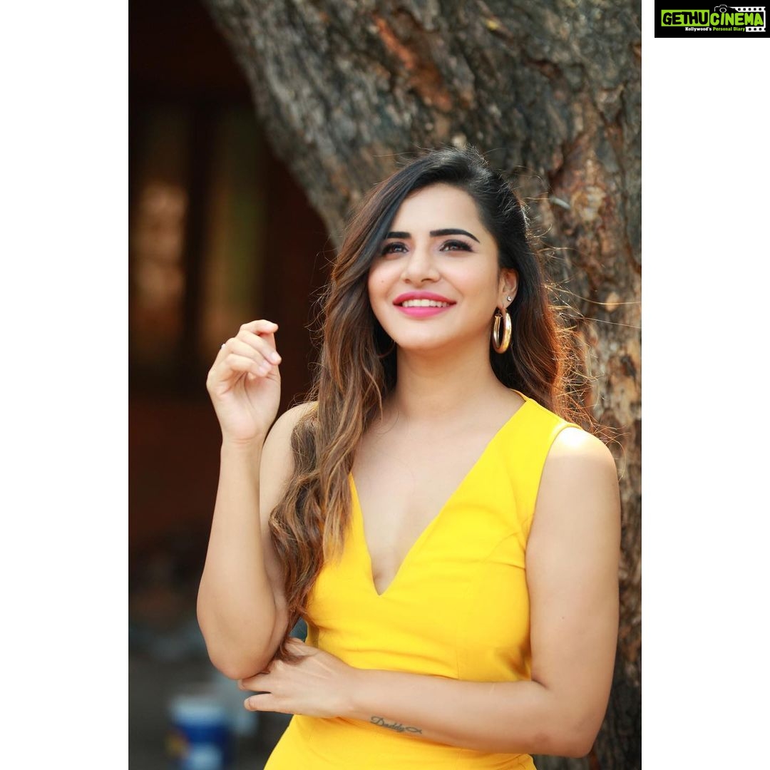 Ashu Reddy Instagram - It's going to be the Best phase of my life ♥️ #ashureddy #staytuned #gratitude 👹 🤗 @naveen_photography_official