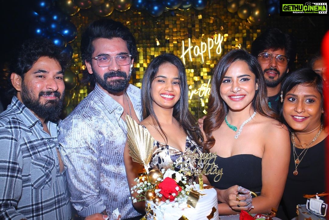Ashu Reddy Instagram - #AAA ... My heart is so full ♥️ Best Birthday I've ever had..!! 🥳🧿 #ashureddy #birthday2022 #besttimesofmylife #reunion