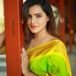 Ashu Reddy Instagram - Good looks fade away, but good heart keeps you beautiful forever ❤️ #ashureddy @naveen_photography_official 🎥 #photooftheday #sareelook