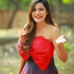 Ashu Reddy Instagram - Darling I'm a nightmare dressed like a day dream 💭👹🎊 #ashureddy #photooftheday #photoeveryday @naveen_photography_official 🎥♥️