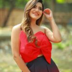 Ashu Reddy Instagram - Darling I'm a nightmare dressed like a day dream 💭👹🎊 #ashureddy #photooftheday #photoeveryday @naveen_photography_official 🎥♥️