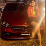 Ashu Reddy Instagram - Hi, new one in the family 🤗♥️ #ashureddy #convertible #amg #mercedesbenz #slc @nallarathanreddy @kp_kabali 👏🏻🦀