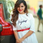 Ashu Reddy Instagram - A calm cloud roars when the time shines 👀 🌧 . #ashureddy @naveen_photography_official ♥️ #photoshoot #styleoftheday 🦀