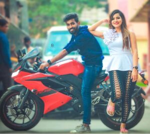 Ashu Reddy Instagram - Today is yet a new day, make someone smile with your smile! 💕🥳 Happy Dussera.. #ashureddy @naveen_photography_official