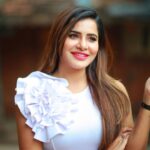 Ashu Reddy Instagram - Double tap see the magic 😂♥️ #ashureddy #photoshoot @naveen_photography_official 🎥 #styleoftheday
