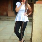 Ashu Reddy Instagram - Double tap see the magic 😂♥️ #ashureddy #photoshoot @naveen_photography_official 🎥 #styleoftheday