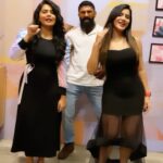 Ashu Reddy Instagram - Just We🤩 @bigleemurali @meenu_v_lakshmi 🎉 only on #westsidekilla #westside @officialjoshapp @joshapp.telugu