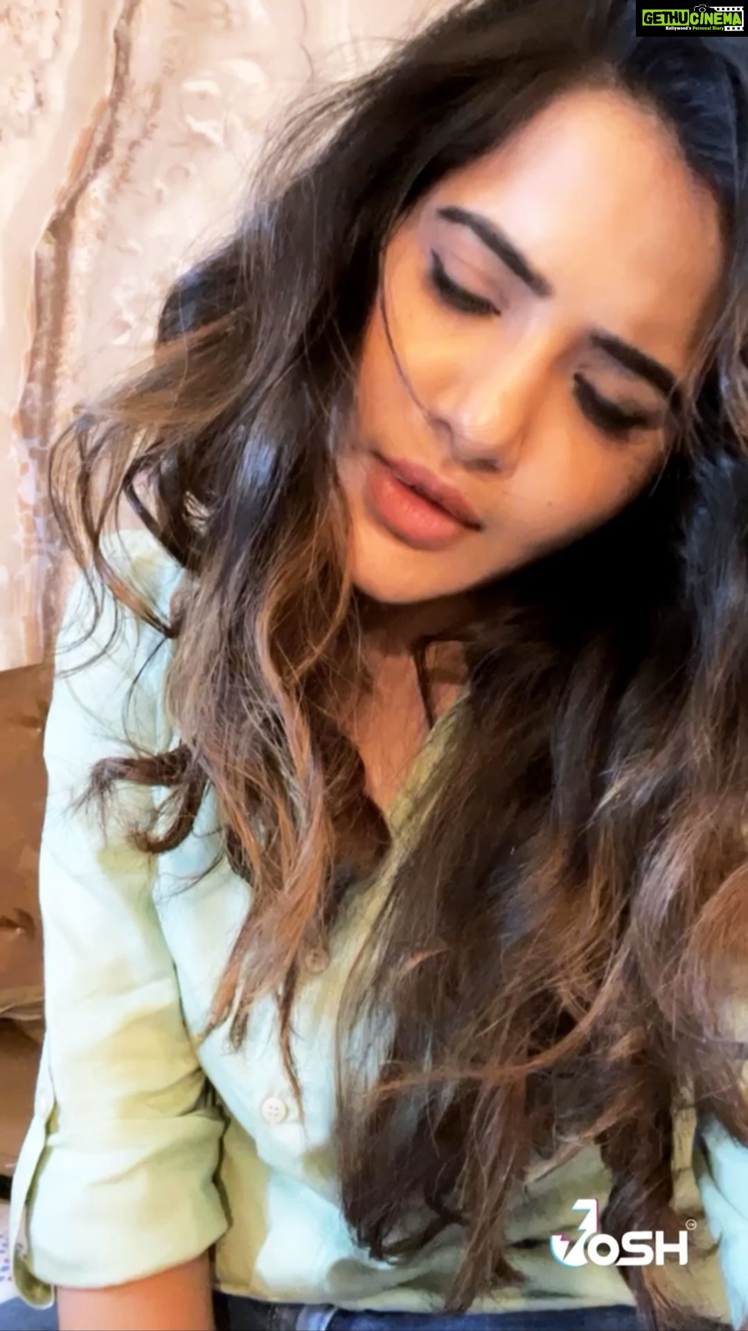 Ashu Reddy Instagram - Remember, Everything's gonna be okay 😻♥️ #kabhikabhiaditi #ashureddy @joshapp.telugu @officialjoshapp