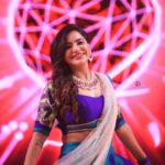 Ashu Reddy Instagram - Smile with your heart ❤️ #ashureddy @argalacouture9 @petalsbyswathi @naveen_photography_official @joshapp.telugu @officialjoshapp