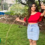 Ashu Reddy Instagram - I've accepted #HaraHaiTohBharaHai #GreenindiaChallenge from @iam.savithri Planted 3 saplings. Further I am nominating @iamvjsunny @jaswanth_jessie @hari_express deepsfor_you to plant 3 trees & continue the chain special thanks to @MPsantoshtrs garu for taking this initiative. #ashureddy #plantatreechallenge #greenindia ♥️