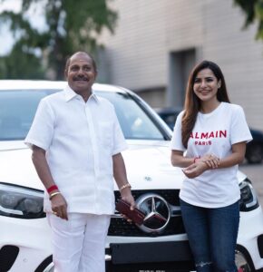 Ashu Reddy Instagram - Sorry mommy, don't be mad.. 🫠 it's a Dad's thing ♥️🧿 #ashureddy #pamperedkid #birthdaygift #mercedesbenz #coupe