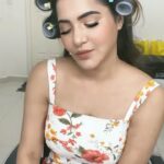 Ashu Reddy Instagram - Flaunting my hairstyle 😂♥️ #ashureddy @hairstylistravi 🤩 #happydaysshow
