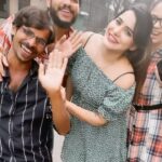 Ashu Reddy Instagram - Hi prends .. chai peelo friends 😂😂 @venkatasubbaiahofficial @poojarao_ananth @jabardasth_ajay #ashureddy #comedystars