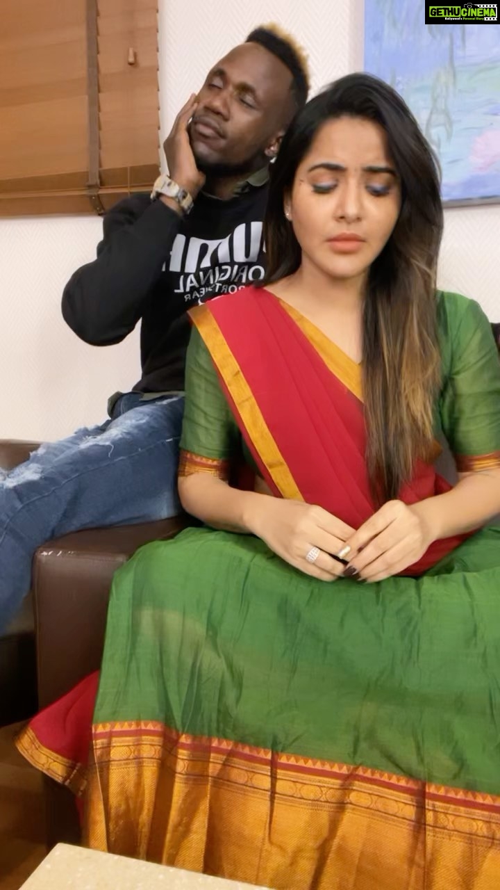Ashu Reddy Instagram - Veedu mamulodu kadhu guru 😂😂 @chicha_charles #ashureddy #reelsinstagram