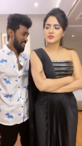 Ashu Reddy Instagram - Sadism next level 😂 @hari_express #ashureddy