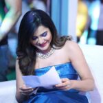 Ashu Reddy Instagram - Intha siggu padtunna ante, Letter lo em undho guess cheyandi..!! 🙈🌹♥️😂 #funnyquotes #ashureddy