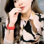 Ashu Reddy Instagram - Love you love you 💋😂❤️ #ashureddy #reelsinstagram