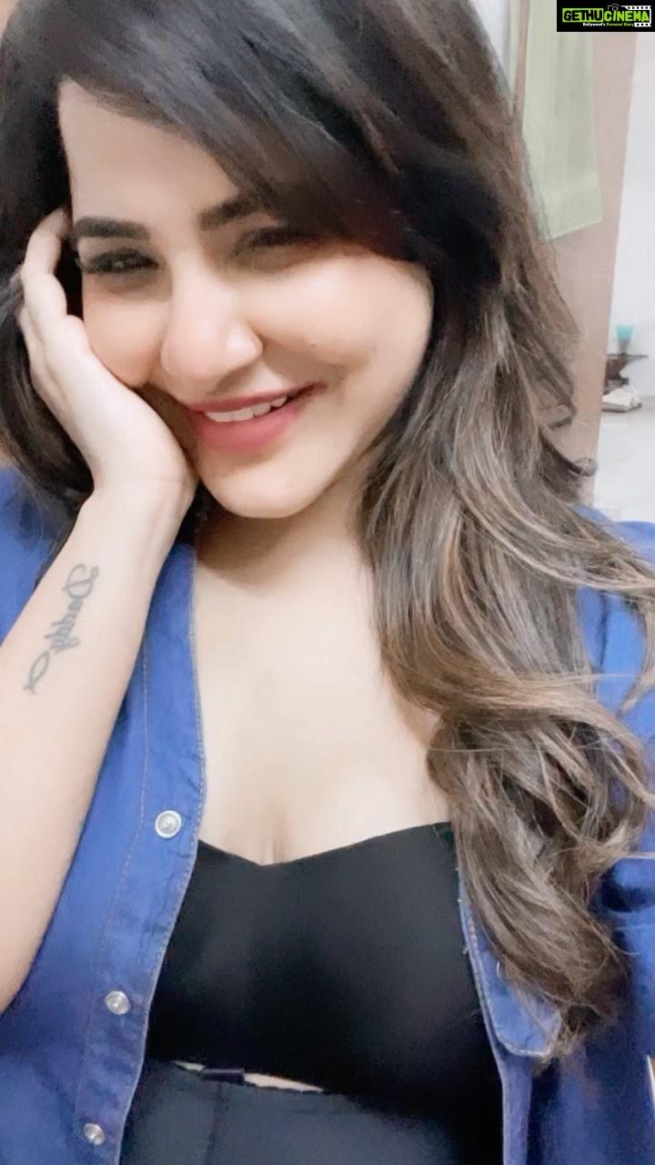 Ashu Reddy Instagram - Well, maybe just a little bit 😎❤️ #ashureddy #reelitfeelit #feels