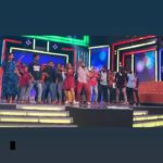 Ashu Reddy Instagram - Sneak peak of today's episode!! HAPPY DAYS, 6:30 PM only on ETV plus!! Don't miss the entertainment with @anchorravi_offl @gyaneshwar_putta @jabardasth_ajay #ashureddy OUTFIT by @she_shore_designers ❤️ #happydaysshow @gnapikaentertainments