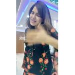 Ashu Reddy Instagram - Every friends group has this one type of friend !!😂😂😂 #ashureddy @officialjoshapp #joshmeinaaja