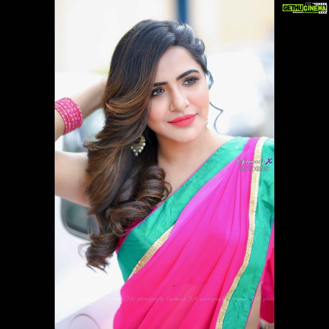 Ashu Reddy Instagram - Breathe through! Hair : @hairstylistravi pic : @praveen_px_photography #ashureddy