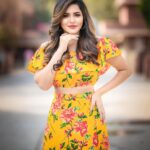 Ashu Reddy Instagram - Love is the flower you've got to let grow..!! 🍯❤️🌹 #ashureddy @hairstylistravi @makeupbykeerthii