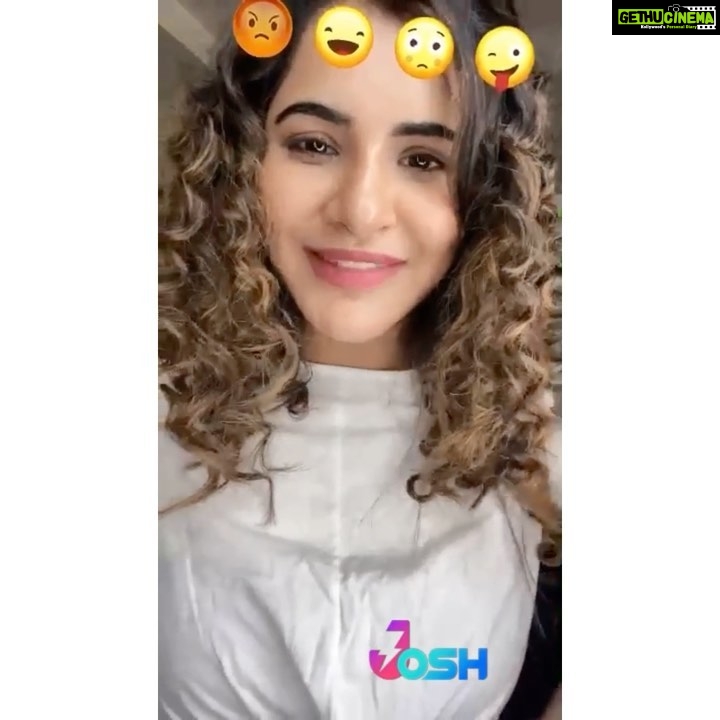 Ashu Reddy Instagram - Funny faces hehe 😜🤣❤️ #ashureddy @officialjoshapp #joshmeinaaja