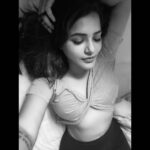 Ashu Reddy Instagram - Sexy isn't a shape or move, it's an attitude thing! ❤️ #ashureddy #lockdownlearning #bepositive✌