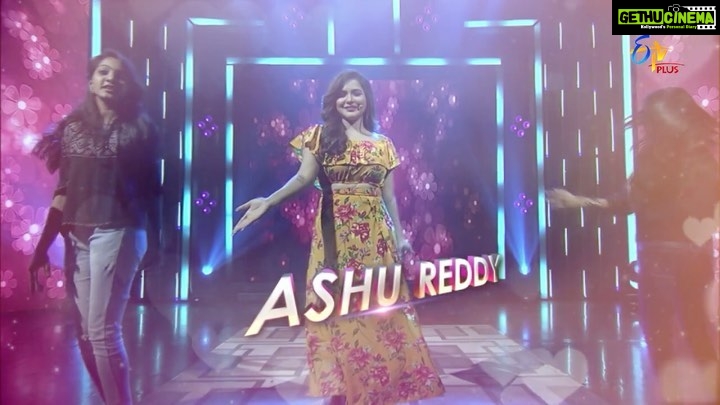 Ashu Reddy Instagram - Happy days, ultimate fun and memories !! Coming soon on @etvplusindia 💃🏻❤️ @gnapikaentertainments 🌹 #ashureddy @anchorravi_offl
