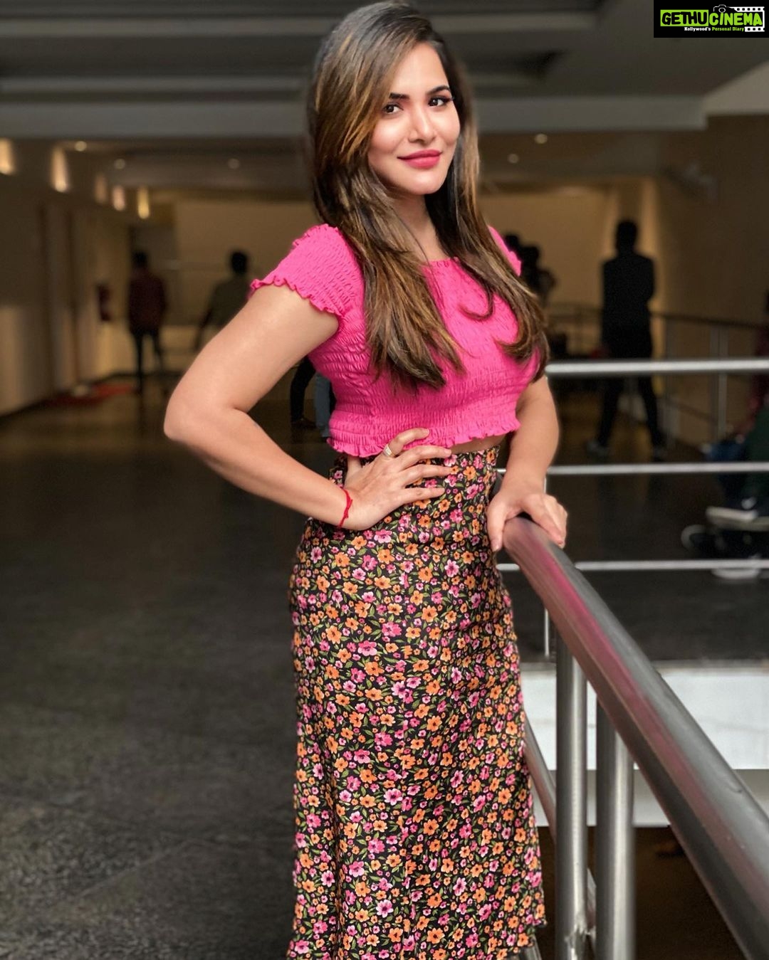 Ashu Reddy Instagram - Ulalalala ulevo ulalala Levo 🤣💃🏻❤️ #nofilterneeded #ashureddy Annapurna Studios