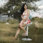 Ashu Reddy Instagram - Beauty lies in eye of the beholder #ashureddy 🐒🥰 Dress : @she_shore_ @rakesh_earne ❤️ MUA : @emraanartistry 🎊