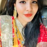 Ashu Reddy Instagram - Know your worth, then add tax 🌹 #potraitmode Half saree by @she_shore_ ❤️