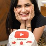 Ashu Reddy Instagram - I'm so happy for the positive response for my YouTube content. Thank you everyone and keep supporting ❤️ Received this yummy CAKE from @ambrosia.hyd 🌹 #myfavorite #keepingupwithashu 🥳 Don't forget to swipe to see the last picture, 😂