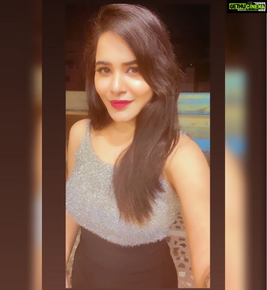 Ashu Reddy Instagram - Never let anyone dull your sparkle❤️ #ashureddy