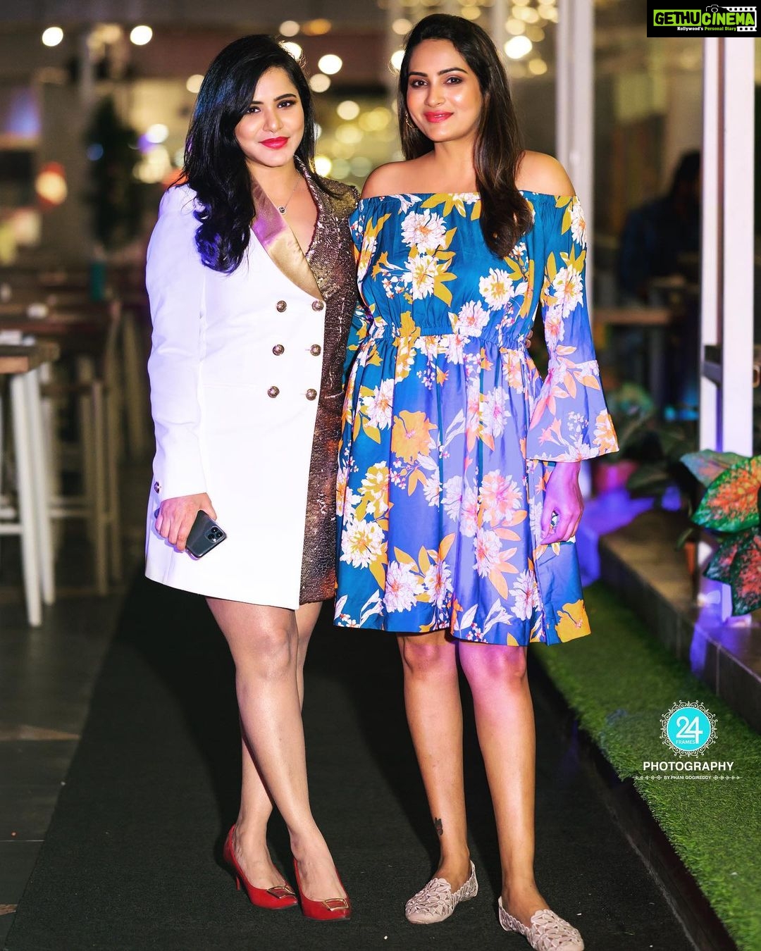 Ashu Reddy Instagram - 🌹🌹🌹🌹 @bhanu.ballina @itshimaja @iam.savithri @actressrohini ❤️ Dress : @she_shore_ MUA @lush_makeovers @24framesphotography_official 🎊