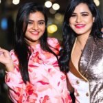 Ashu Reddy Instagram - 🌹🌹🌹🌹 @bhanu.ballina @itshimaja @iam.savithri @actressrohini ❤️ Dress : @she_shore_ MUA @lush_makeovers @24framesphotography_official 🎊