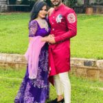 Ashu Reddy Instagram - Nothing, we are just promoting @she_shore_ wearing the outfits by @rakesh_earne 🤪 #friendsforever #jaithussss 😂 @ravikrishna_official 🌹 Annapurna Studios