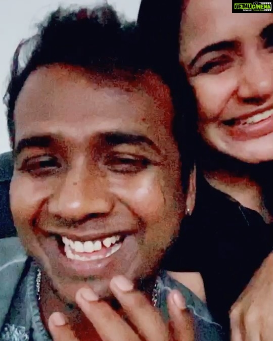 Ashu Reddy Instagram - Lagdi Hyderabadi deeeyaaa❤️😂🥰 @sipligunjrahul 🎉 #nocomments