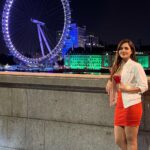 Ashu Reddy Instagram - Big Ben, London Eye, and the mighty London Bridge 🇬🇧♥️👀 #ashureddy #londonbridge #londoneye #traveladdict #lifegoeson 🫠 Westminster Abbey