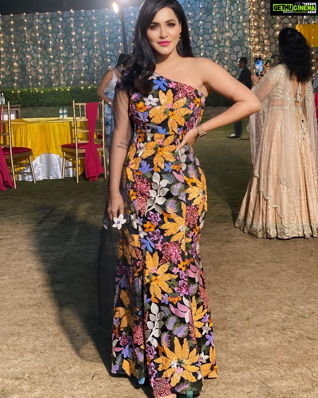 Ashu Reddy Instagram - For an event in Delhi ❤️ Thank you so much for this beautiful dress @she_shore_ ❤️ #feelingmyself Delhi, India
