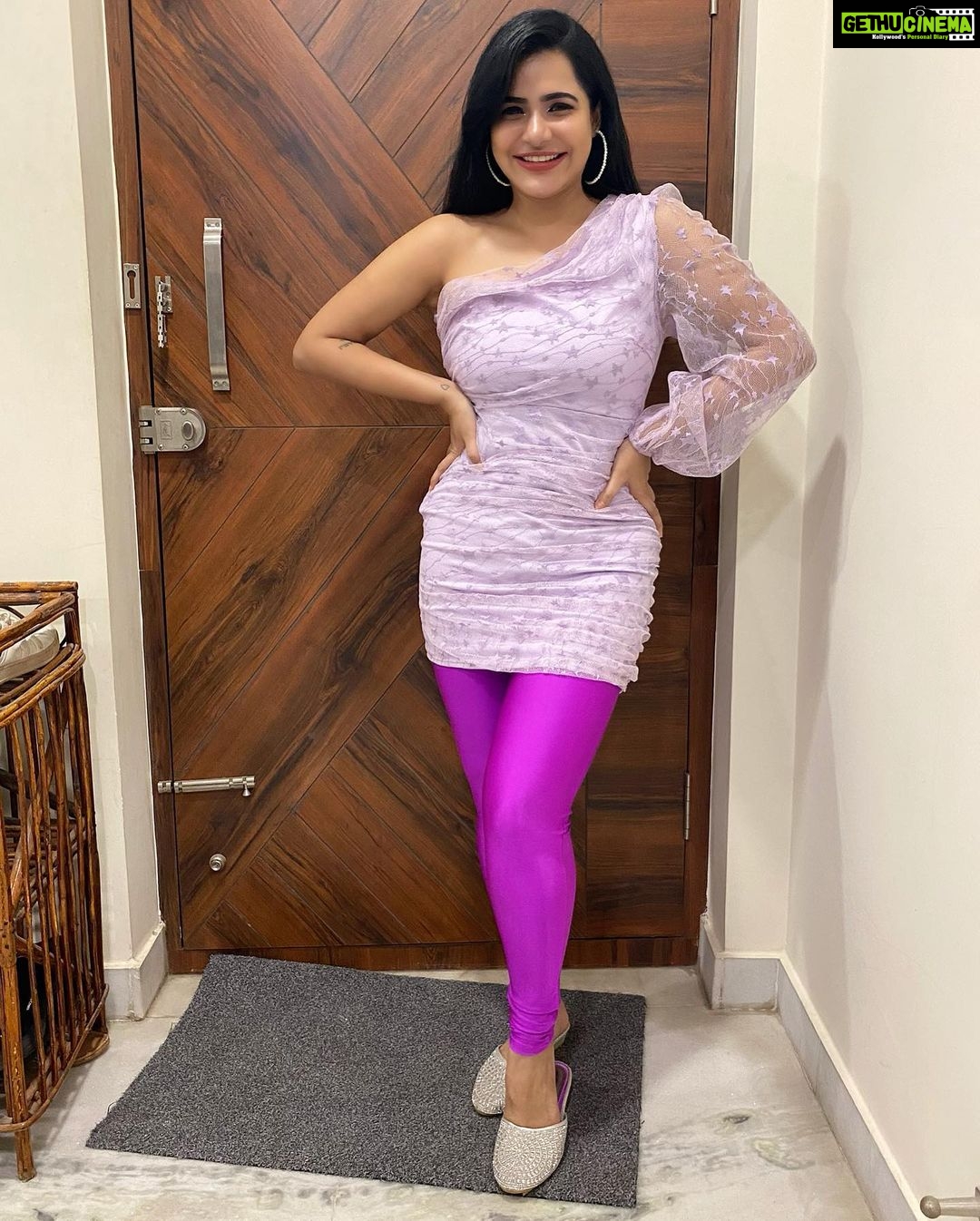 Ashu Reddy Instagram - Just me, being me, okay bye me 😛🔥 #beyourownboss