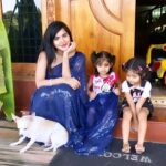 Ashu Reddy Instagram – My happiness 💙 #cousins #family #Rajugadu😘  P.S : not my kids 😐