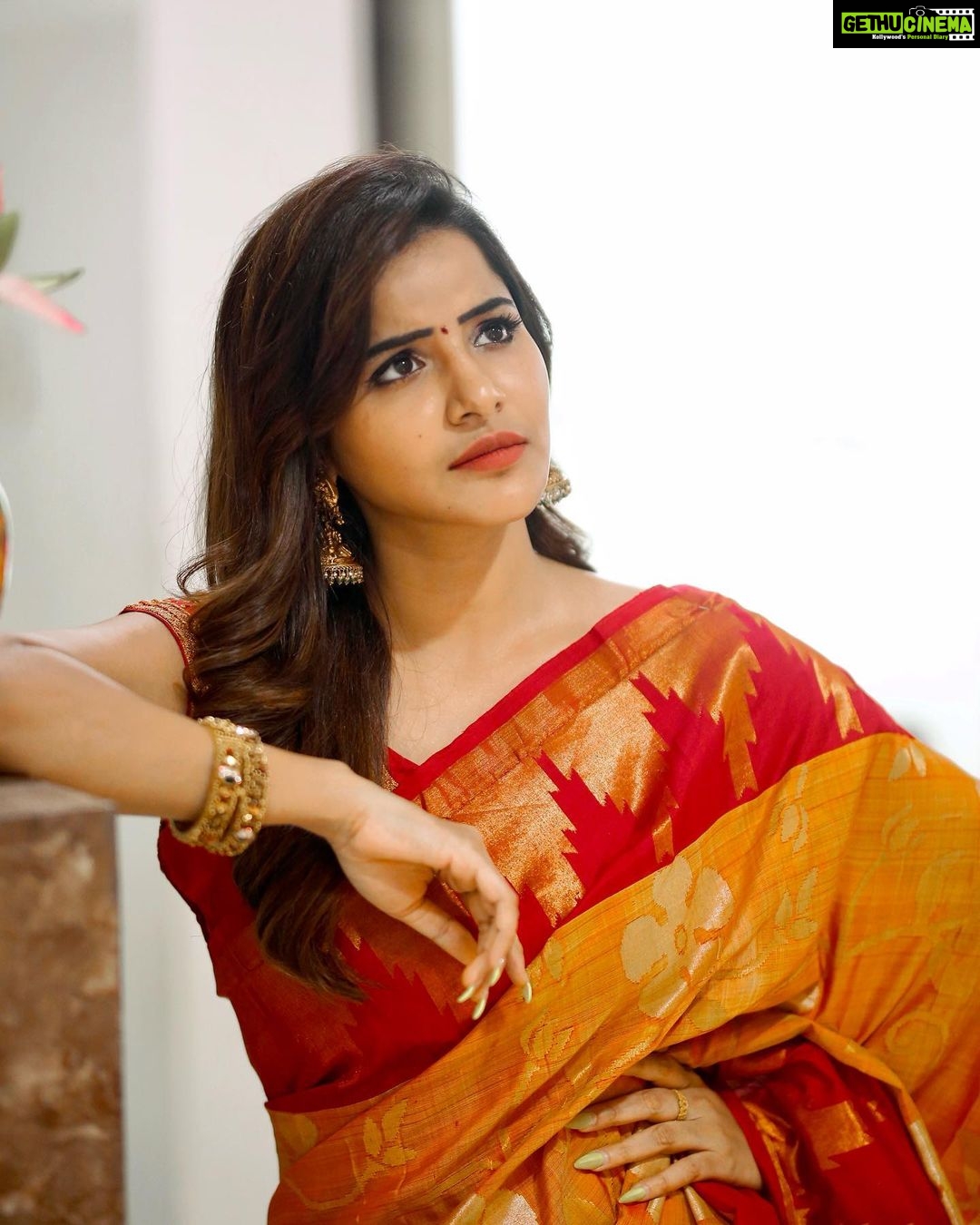 Ashu Reddy Instagram - Caption thisπ Best one will be remembered ππ #ashureddy #justforfun #captionideas