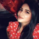 Ashu Reddy Instagram - • More redness in pictures and life • #oldfashioned #blurrysnapchatfilter #🤨❤️