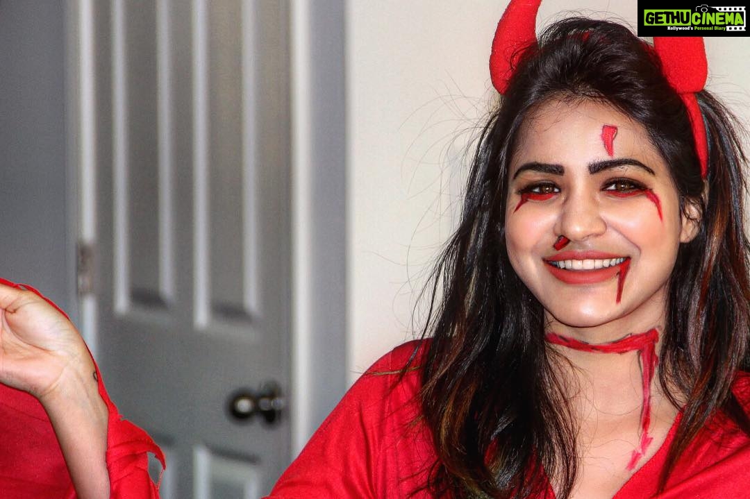 Ashu Reddy Instagram - So Howโs your Halloween lately?๐๐ Iโve been a dare devil for a day, itโs fun! #halloween2017๐