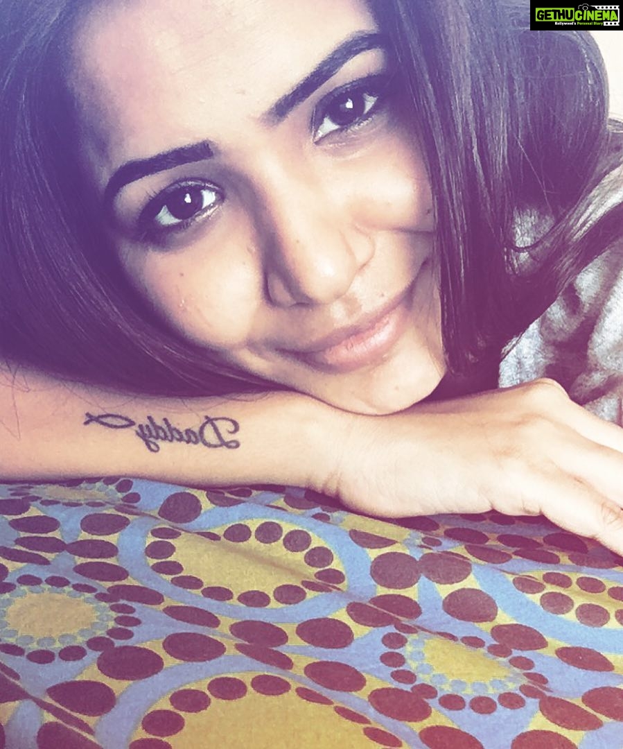 Ashu Reddy Instagram - Daddy's girl ❤️ #thankfultogodforlife 🌹